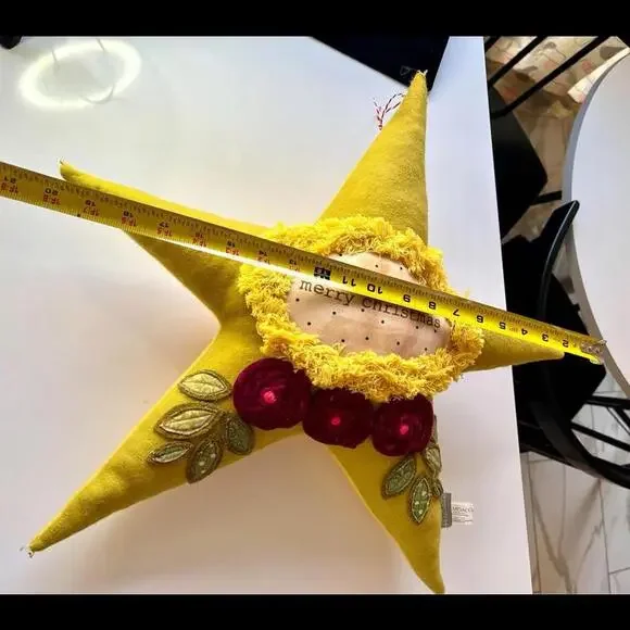 Retro Merry Christmas Star Pillow Embroidered flowers - Picture 4 of 8